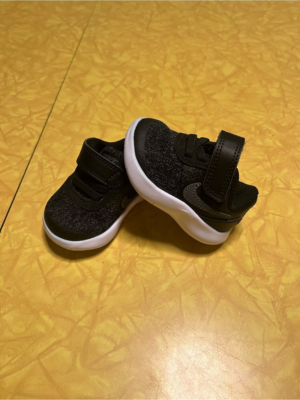 NWOT Nike Newborn Velcro Sneakers